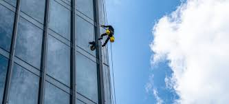 Yüksek Binalarda Güvenli Temizlik Yöntemleri